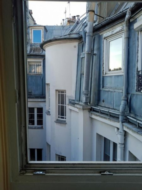 Typiquement Parisienne chambre mansardée